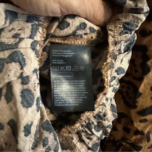 H&M Leopard Print Puff Sleeve V-NeckDrop Waist Dress Size Medium - Picture 10 of 12